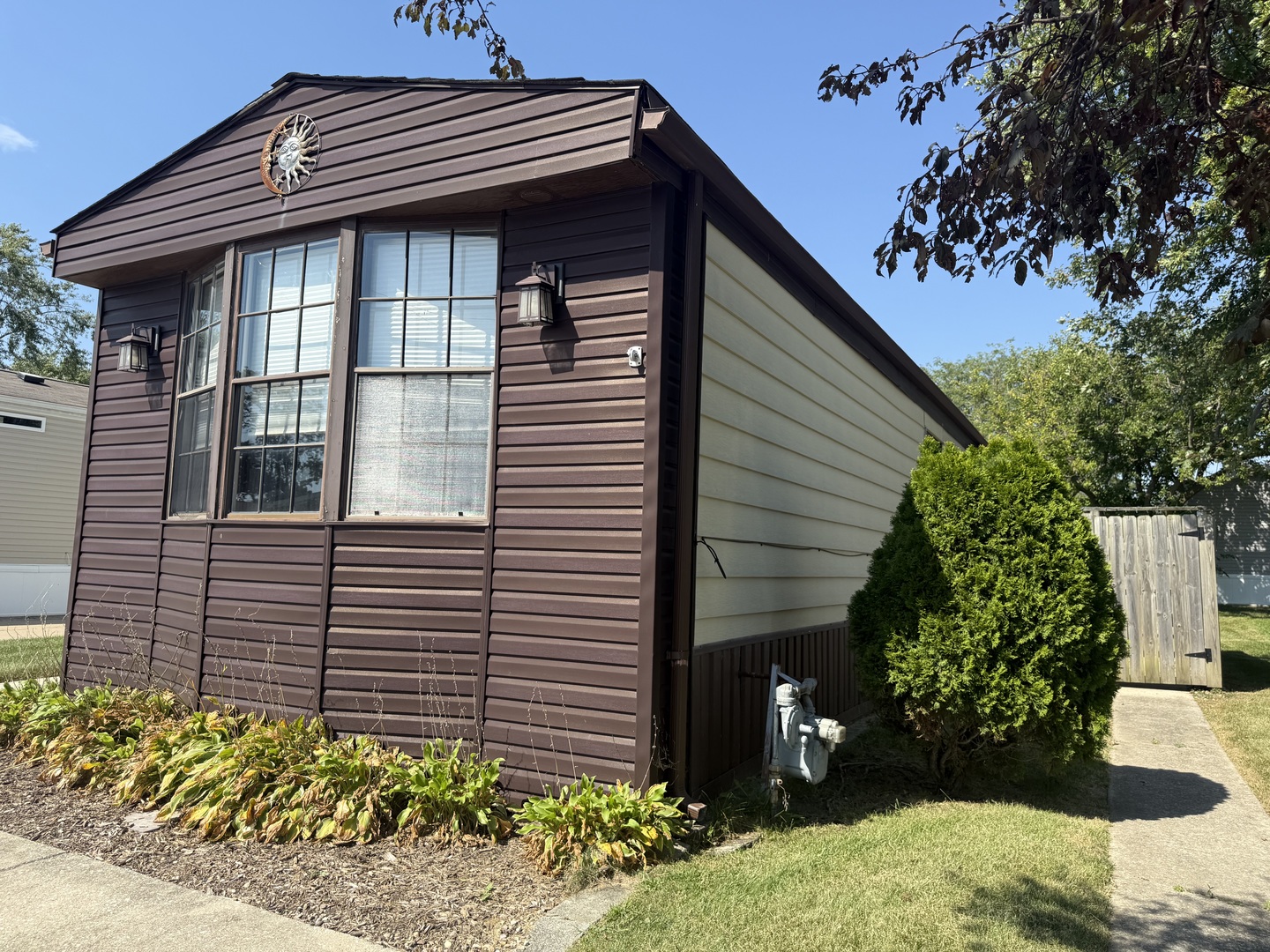 525 Moorfield Road Property Photo 1