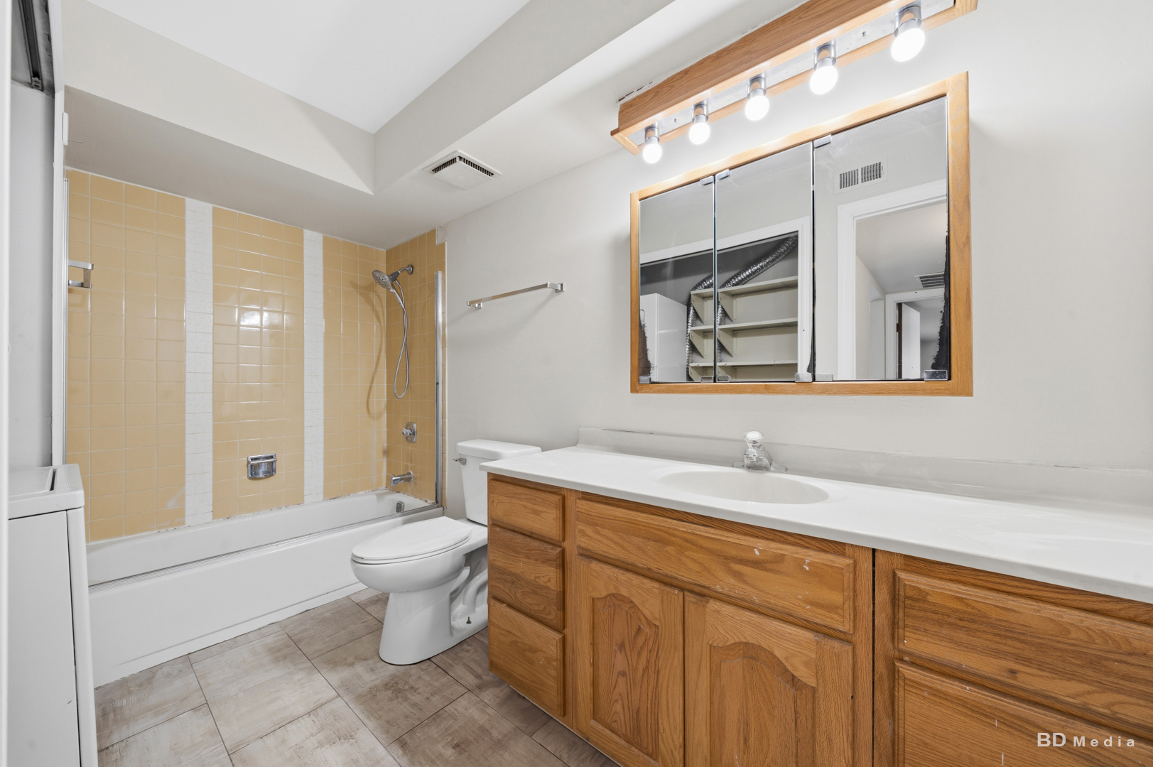 5237 James Lane 1217 Property Photo 11