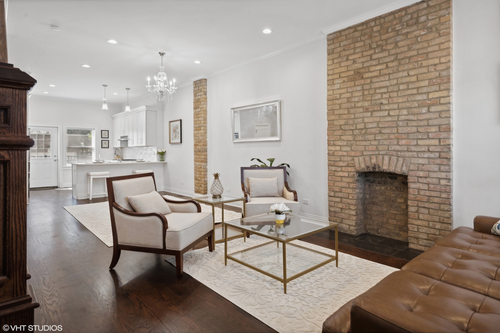 2347 W Altgeld Street Property Photo 6
