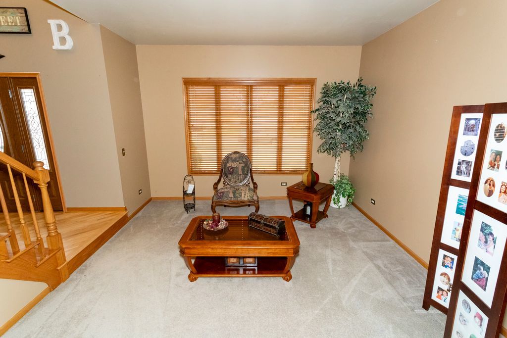 902 Somerset Drive Property Photo 6