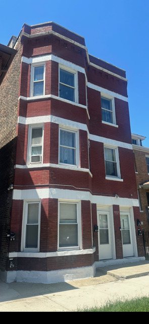 8356 S Mackinaw Avenue 1-B Property Photo 1