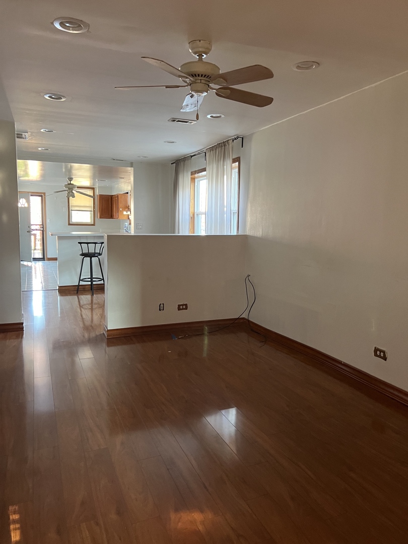 3041 S Lowe Avenue Property Photo 9