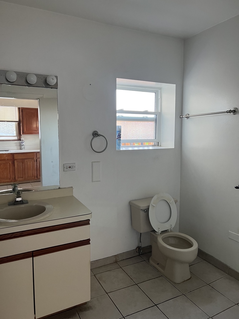 3041 S Lowe Avenue Property Photo 14