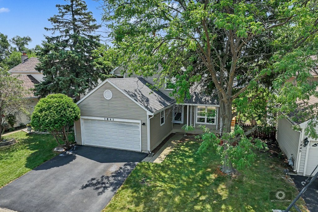 1841 Grosse Pointe Circle Property Photo 2