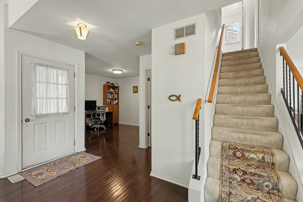 1841 Grosse Pointe Circle Property Photo 3