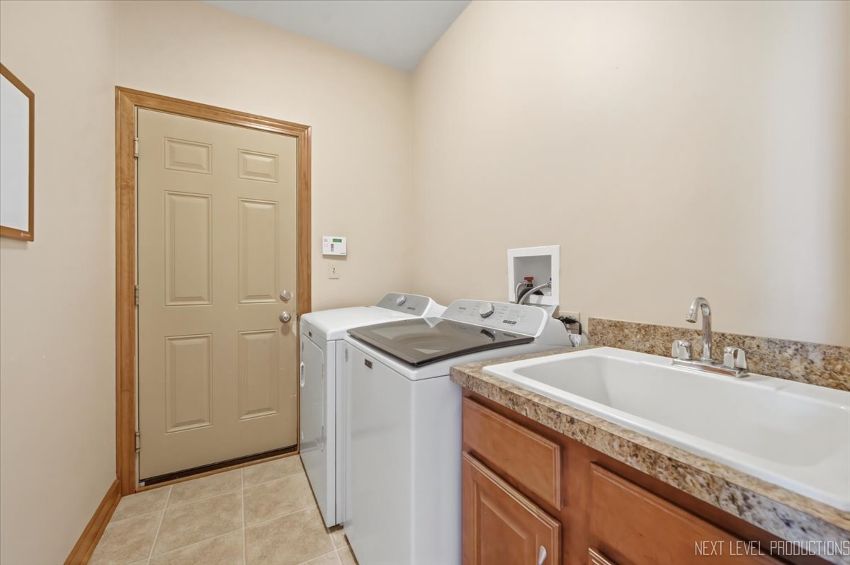 412 Deerfield Drive Property Photo 4