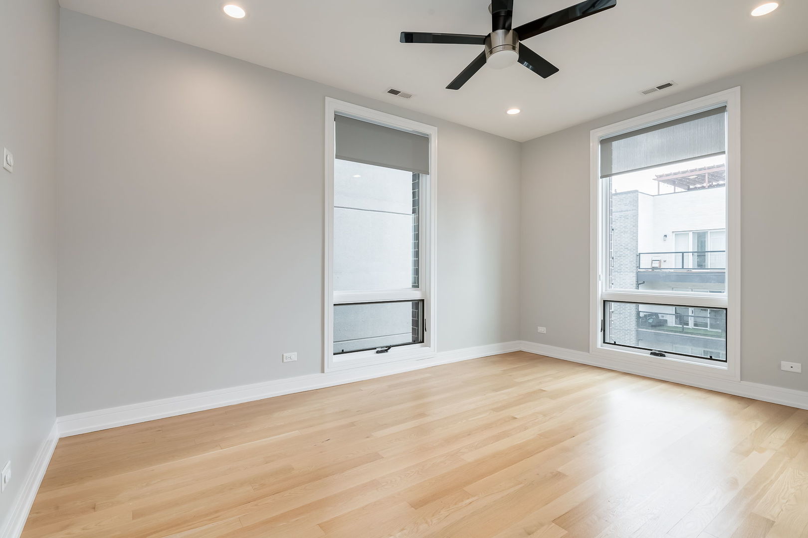 680 N Milwaukee Avenue 604 Property Photo 6
