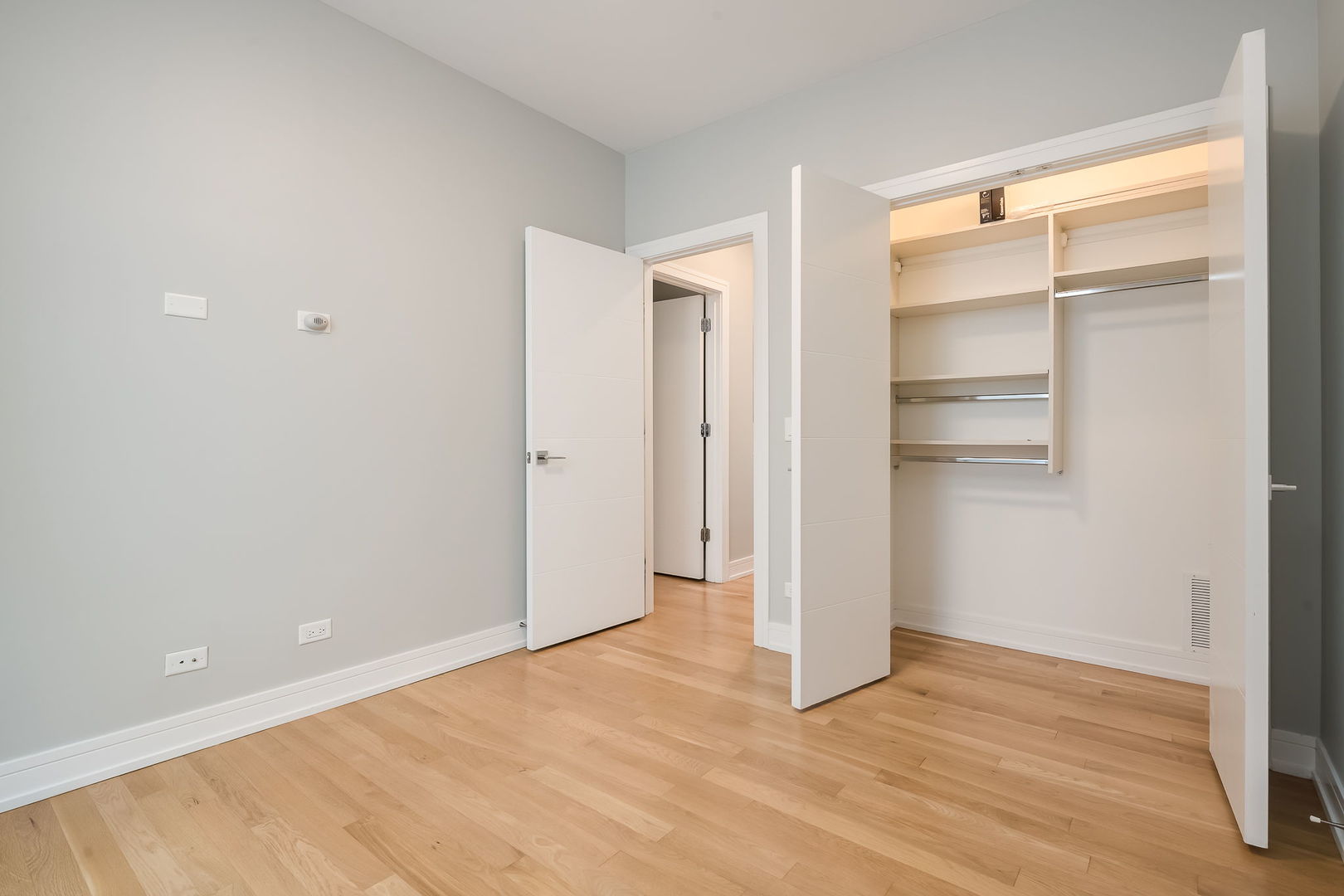680 N Milwaukee Avenue 604 Property Photo 9