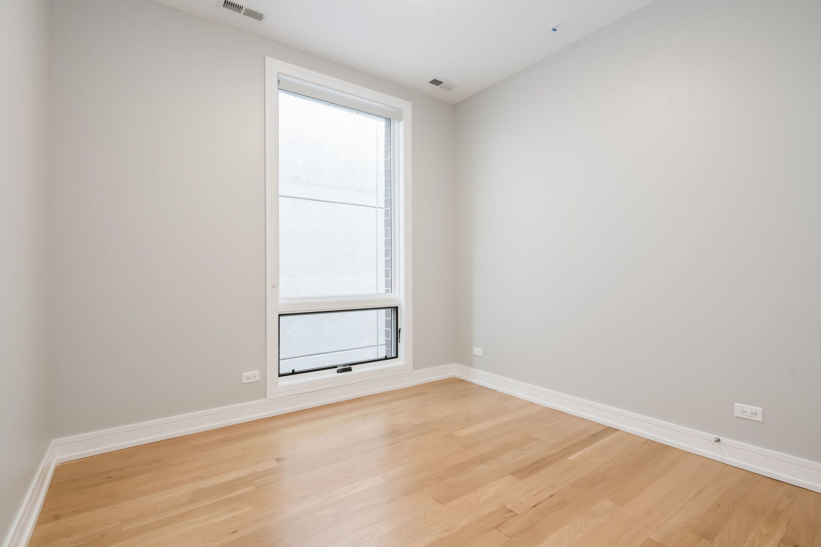 680 N Milwaukee Avenue 604 Property Photo 12