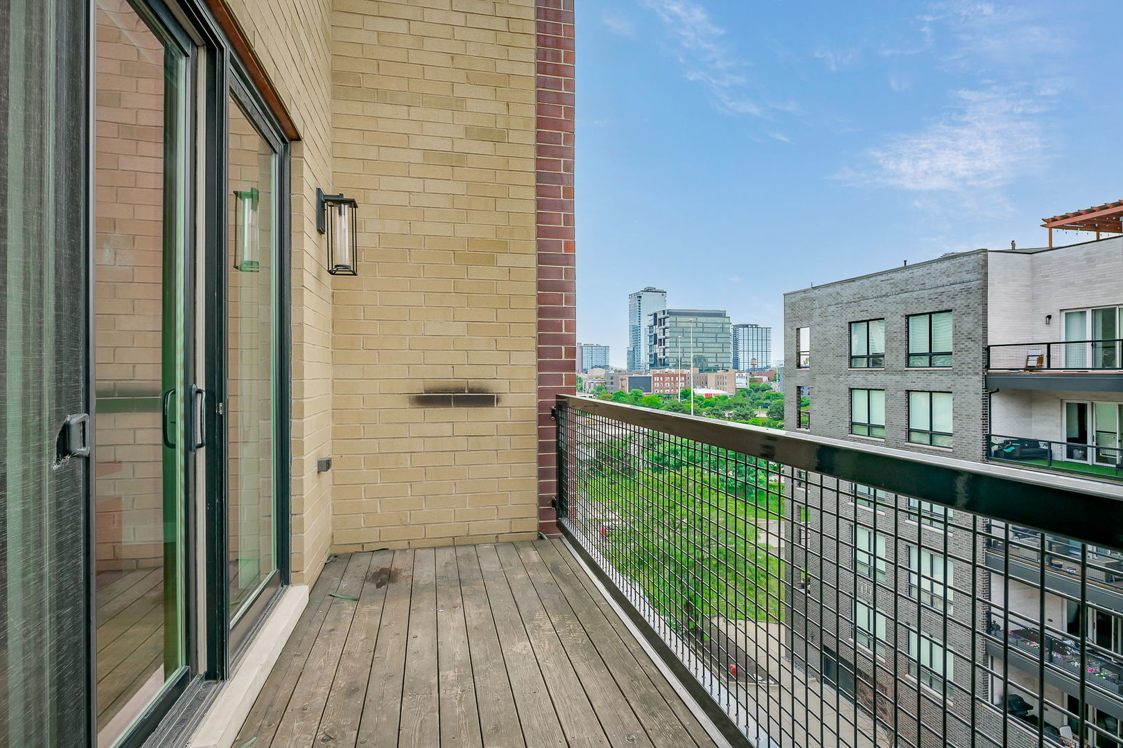680 N Milwaukee Avenue 604 Property Photo 18