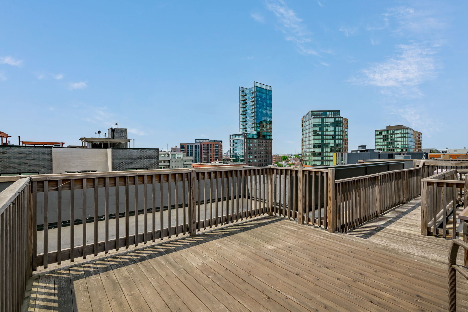 680 N Milwaukee Avenue 604 Property Photo 20