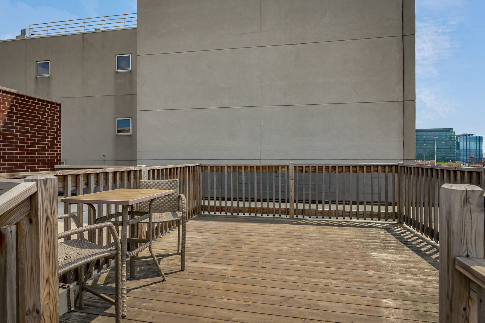 680 N Milwaukee Avenue 604 Property Photo 21