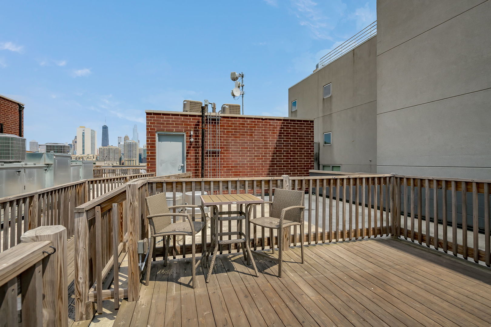 680 N Milwaukee Avenue 604 Property Photo 22