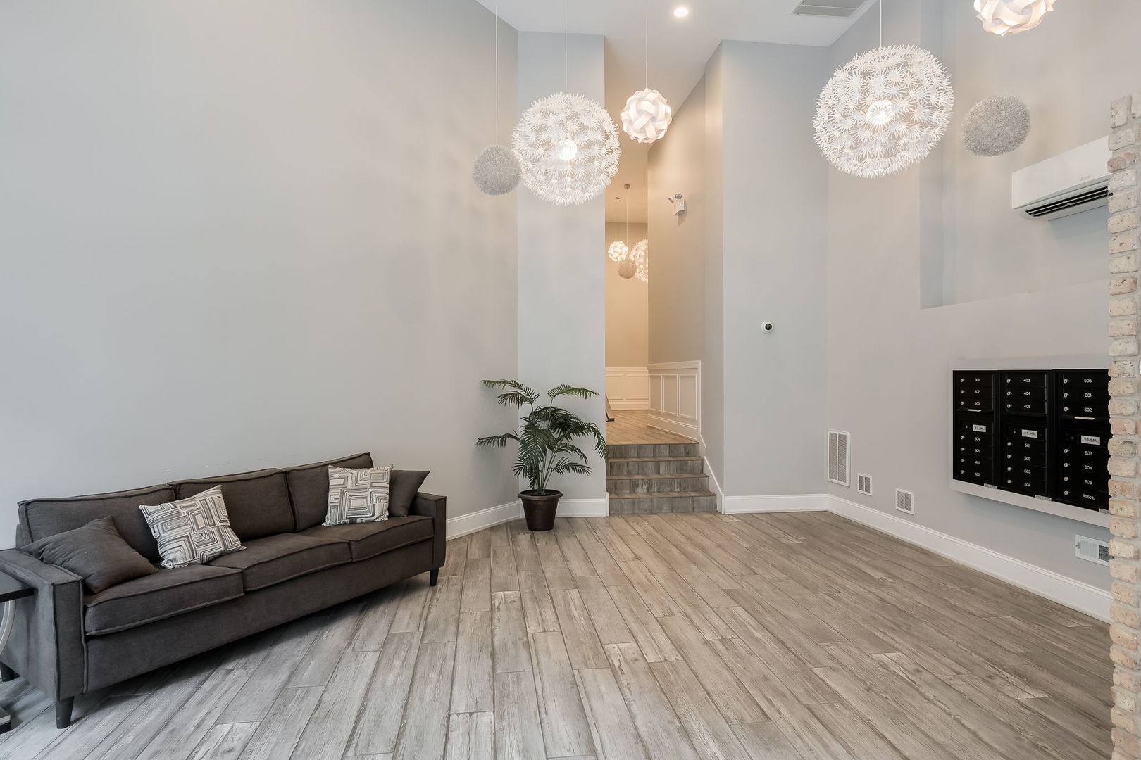 680 N Milwaukee Avenue 604 Property Photo 23