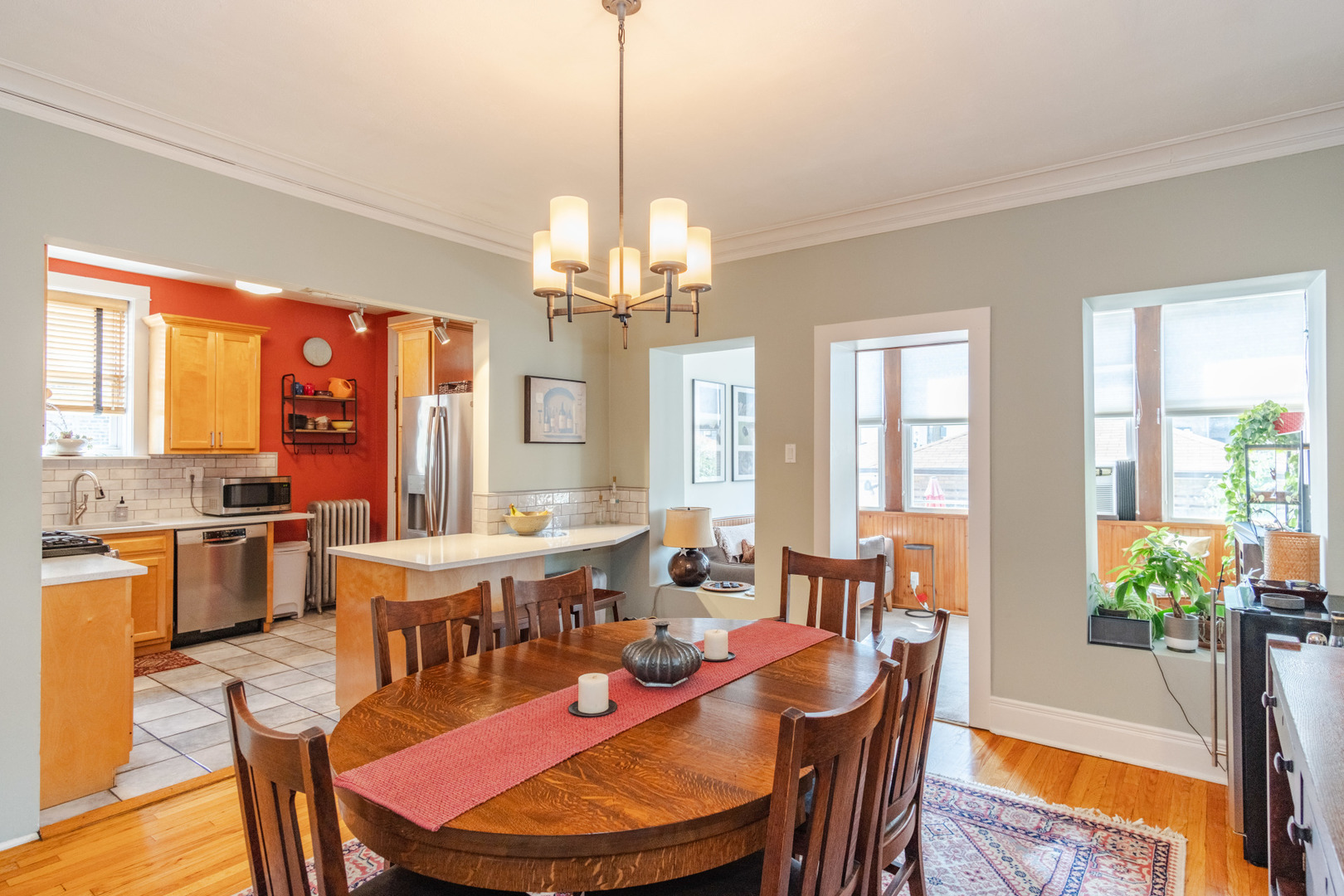 4724 N Sacramento Avenue Property Photo 4