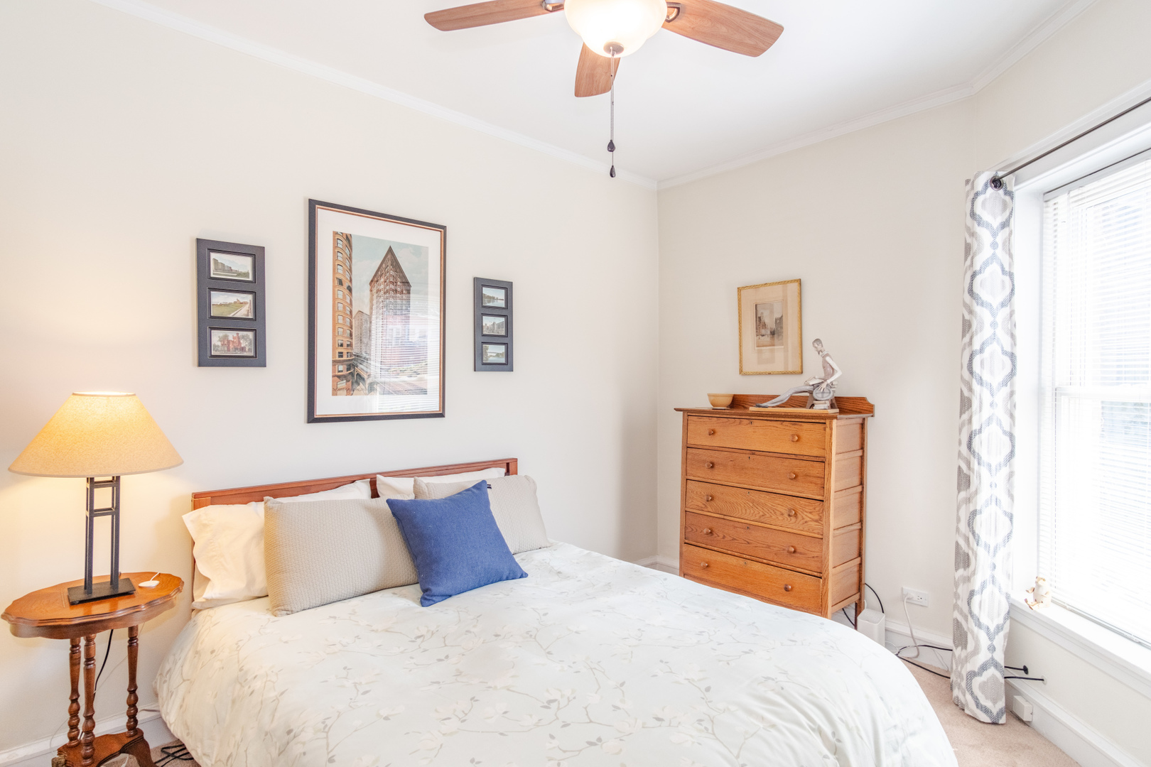 4724 N Sacramento Avenue Property Photo 10