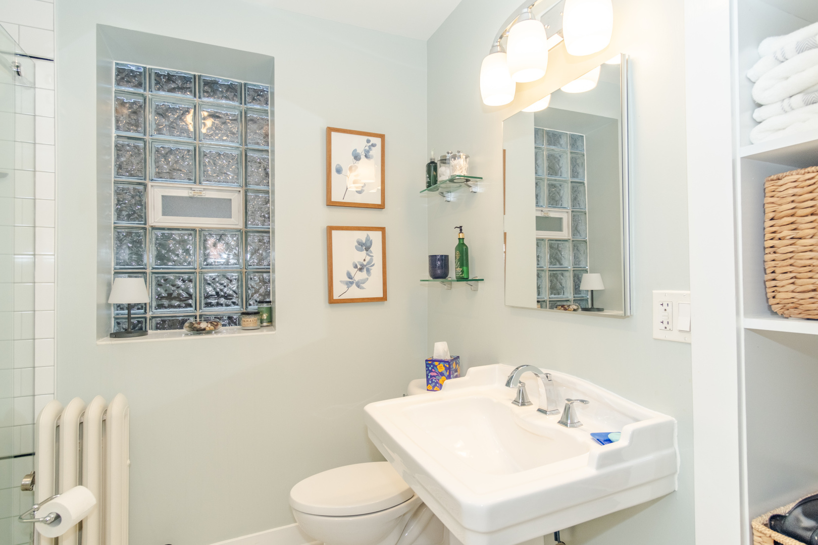 4724 N Sacramento Avenue Property Photo 12