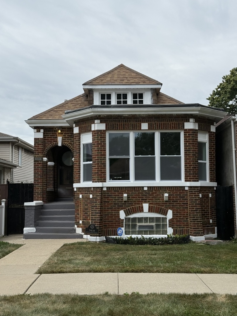 9438 S Wabash Avenue Property Photo 2