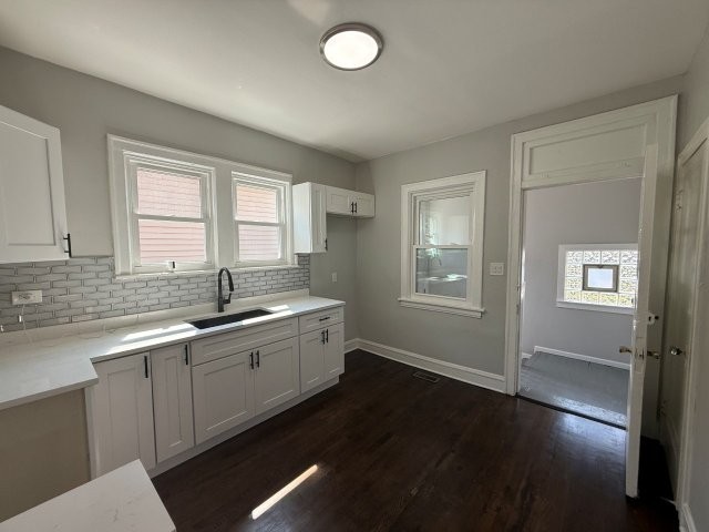 9438 S Wabash Avenue Property Photo 13