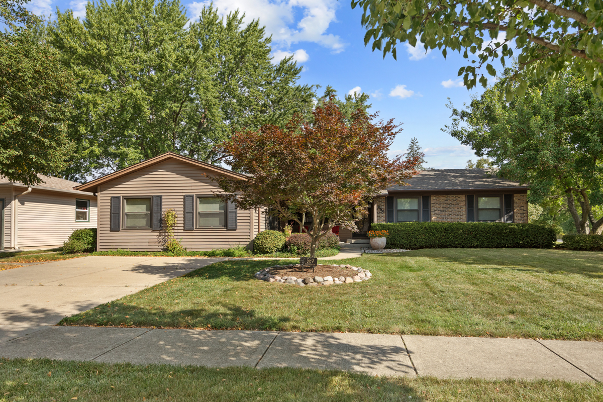 569 Northampton Circle Property Photo 1