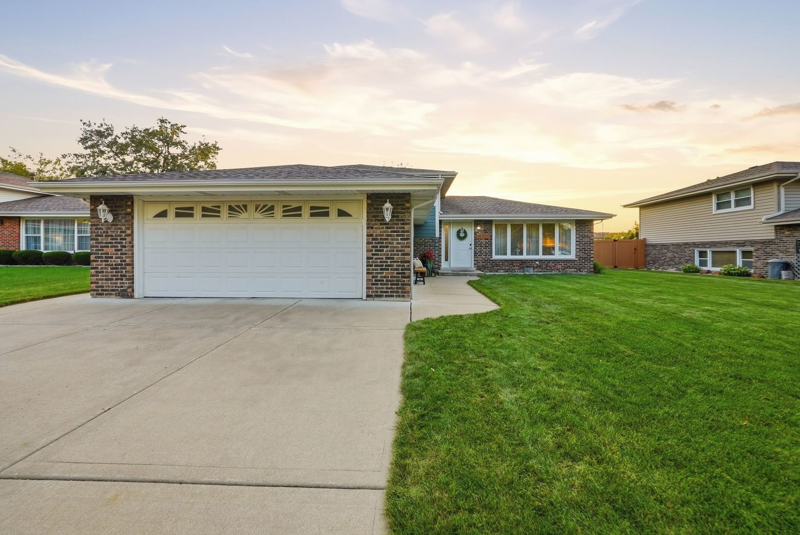 10548 S Tod Drive Property Photo 1
