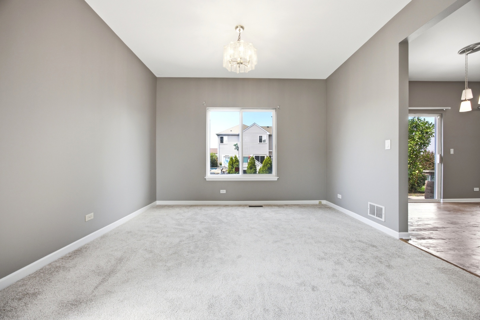 228 Norwich Drive Property Photo 8