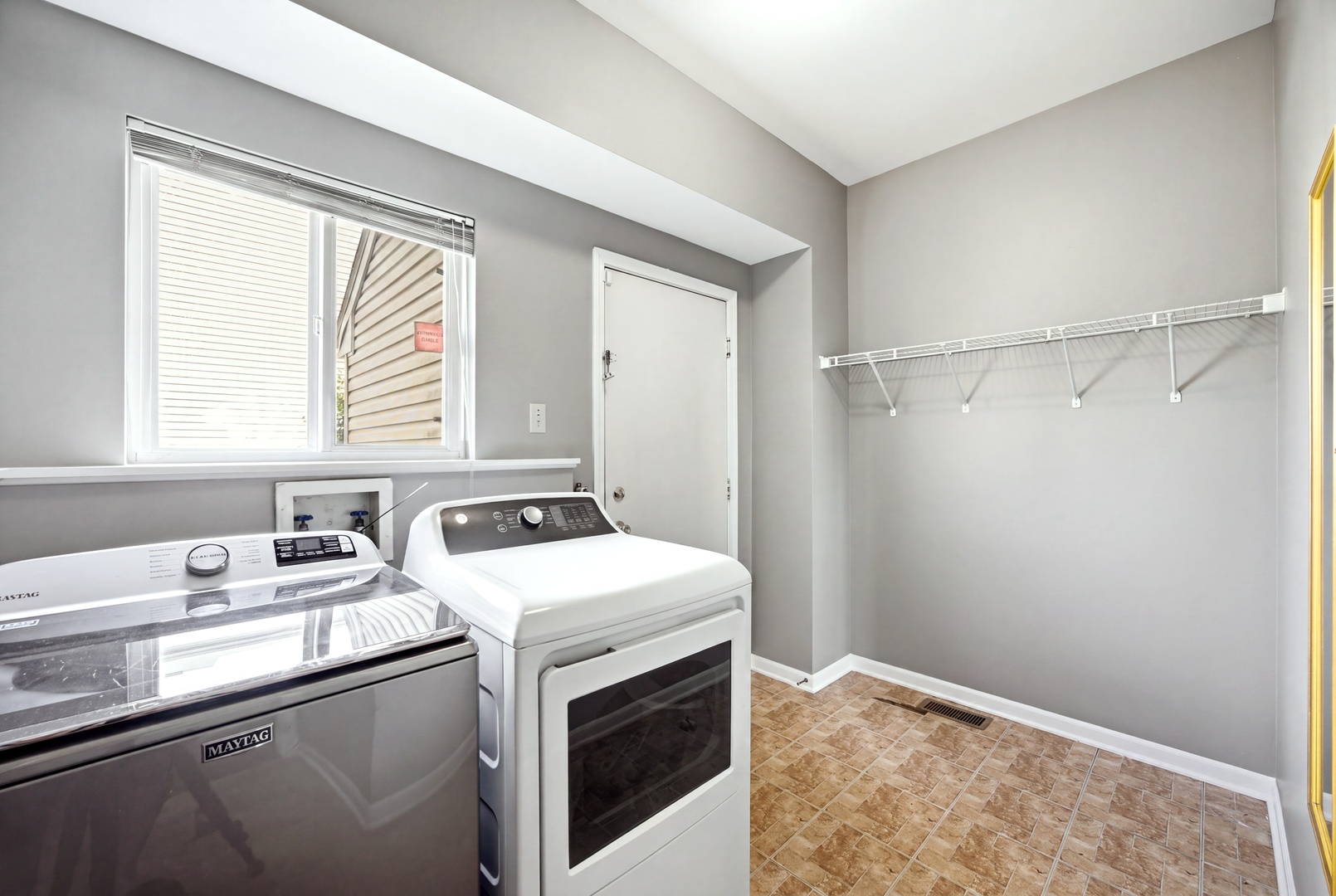 228 Norwich Drive Property Photo 18