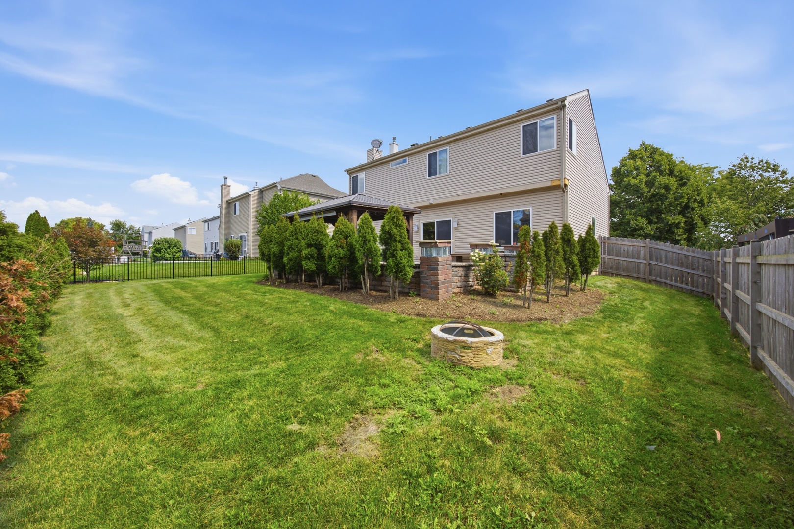 228 Norwich Drive Property Photo 35