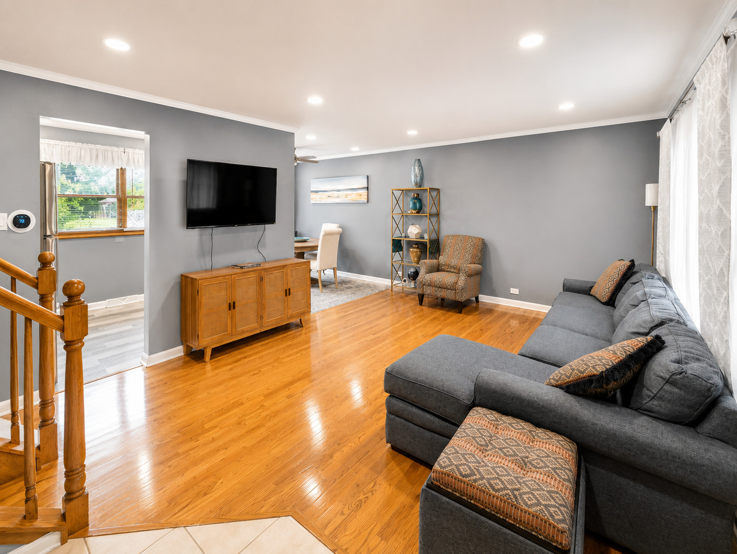 476 Raupp Boulevard Property Photo 3