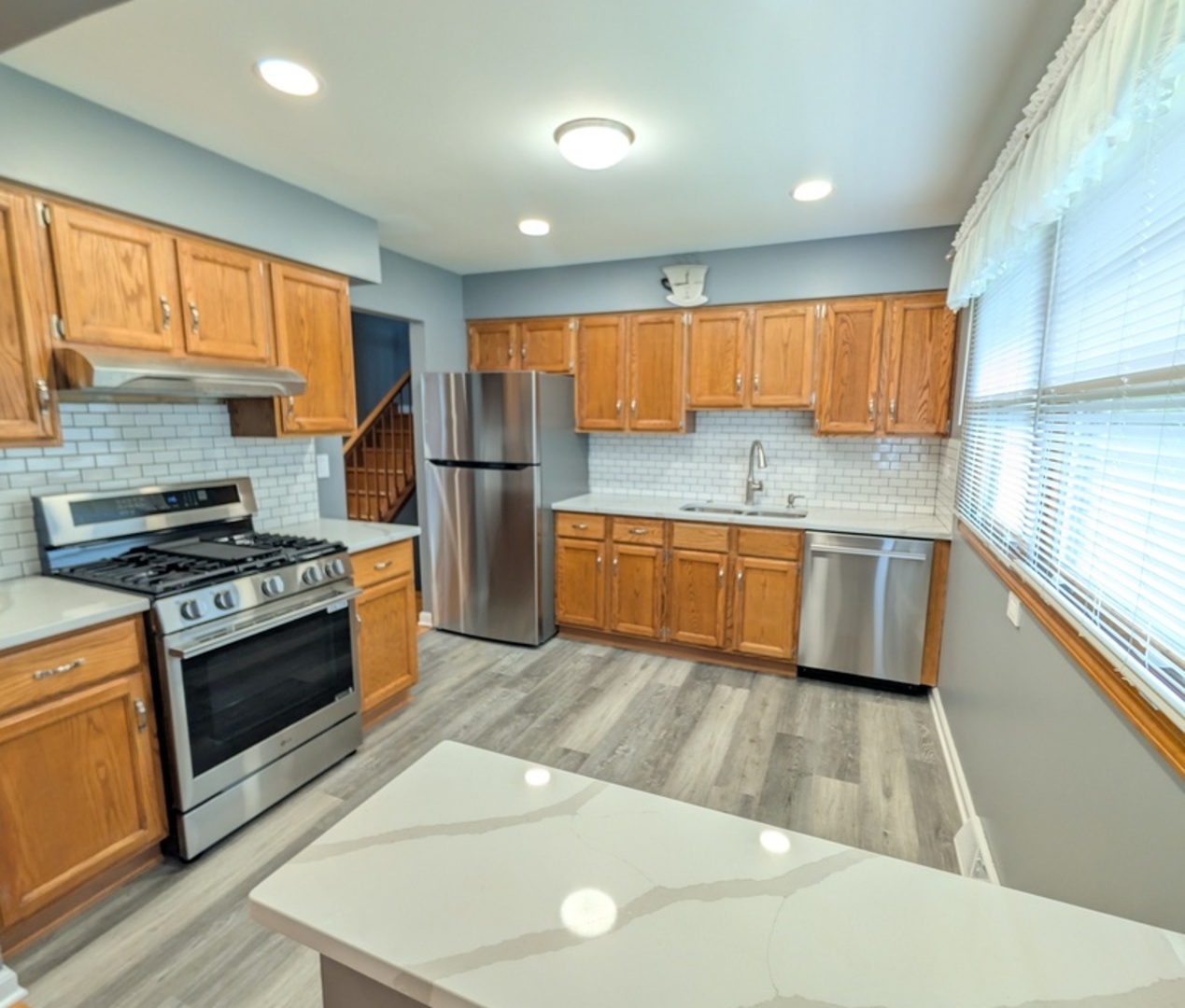 476 Raupp Boulevard Property Photo 5