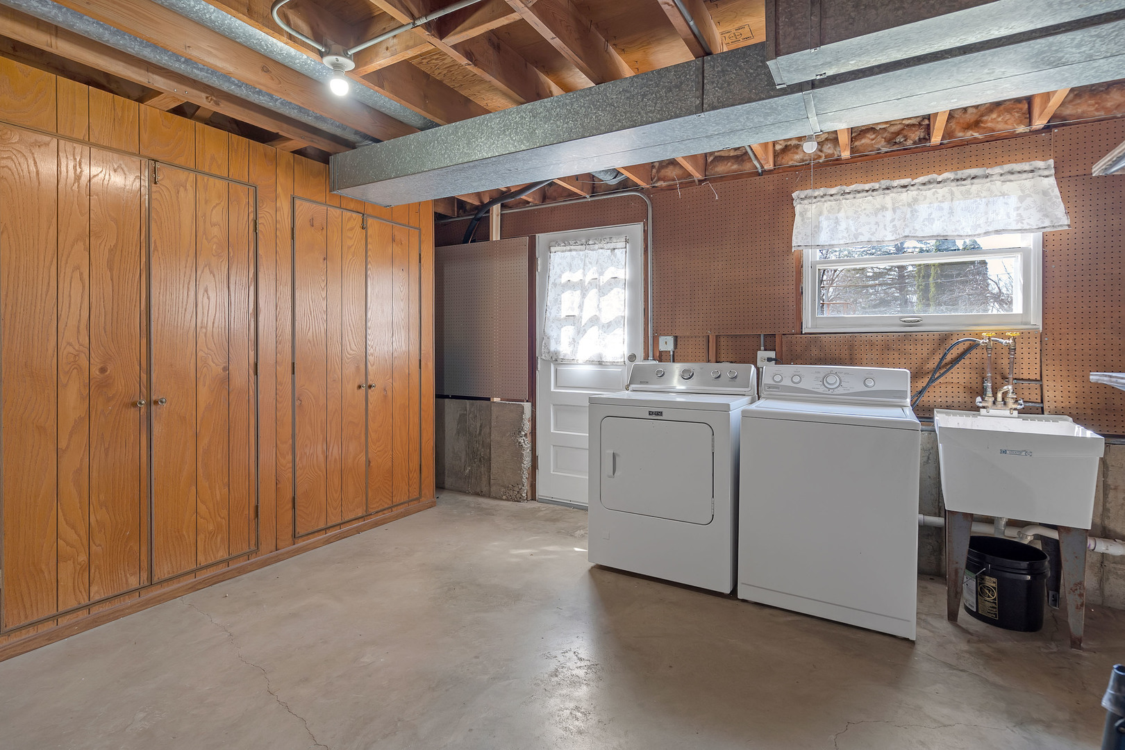 476 Raupp Boulevard Property Photo 16