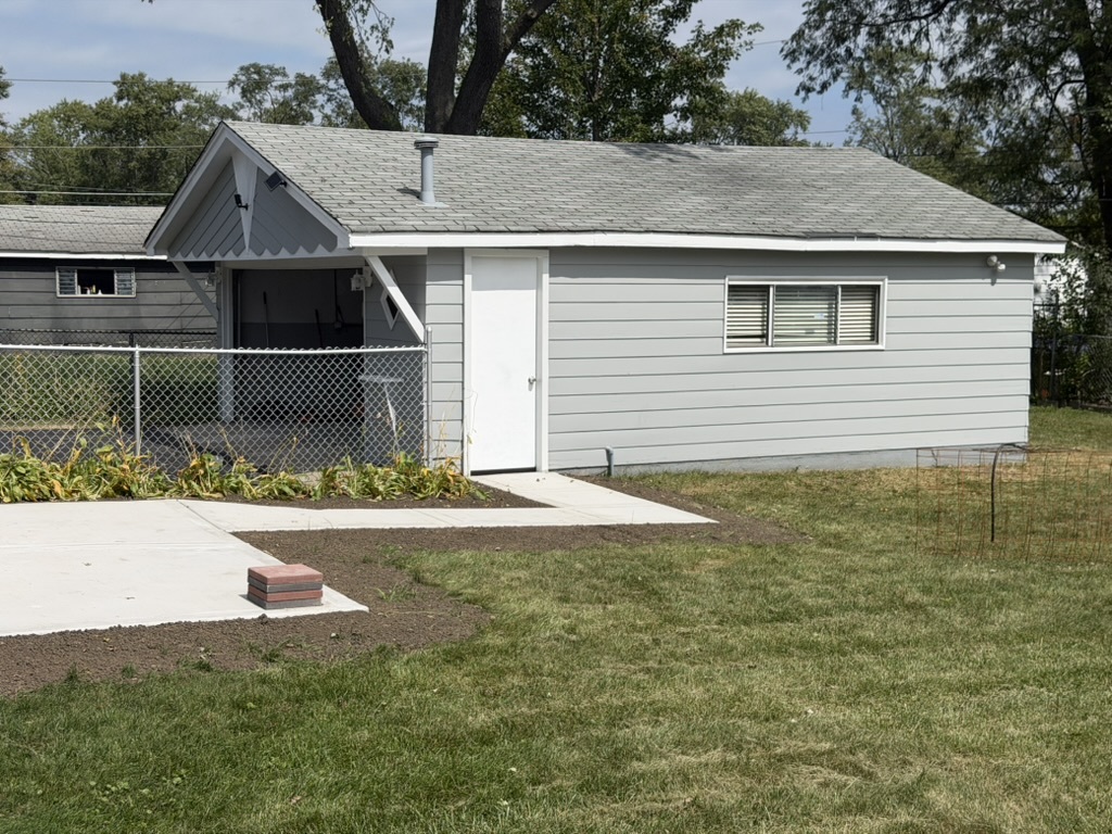 18921 John Avenue Property Photo 6