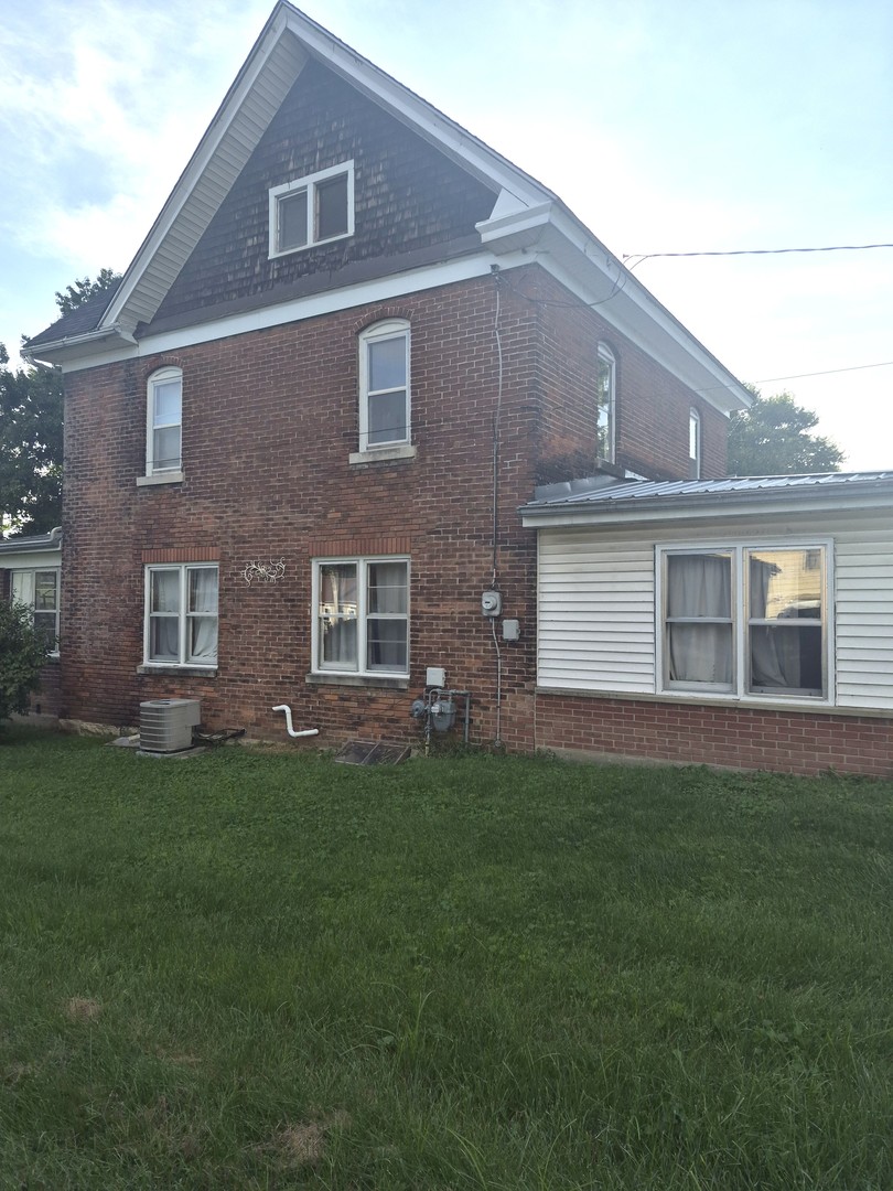 708 Bowen Street Property Photo 2