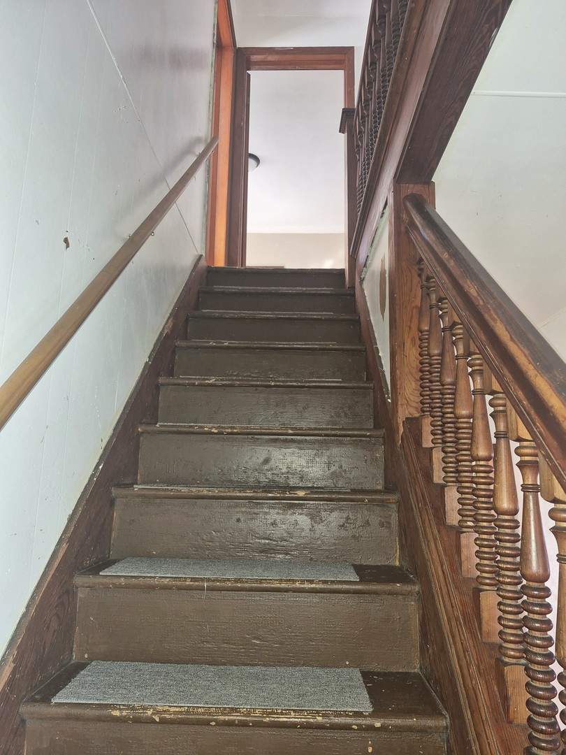708 Bowen Street Property Photo 3