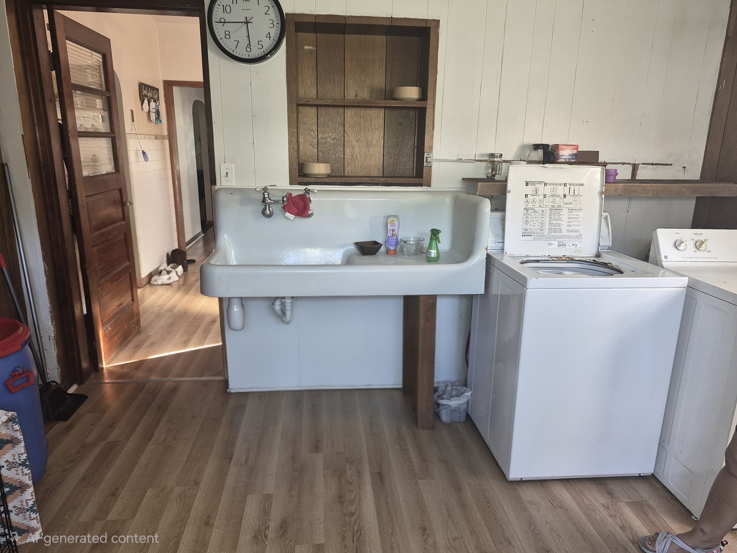 708 Bowen Street Property Photo 5