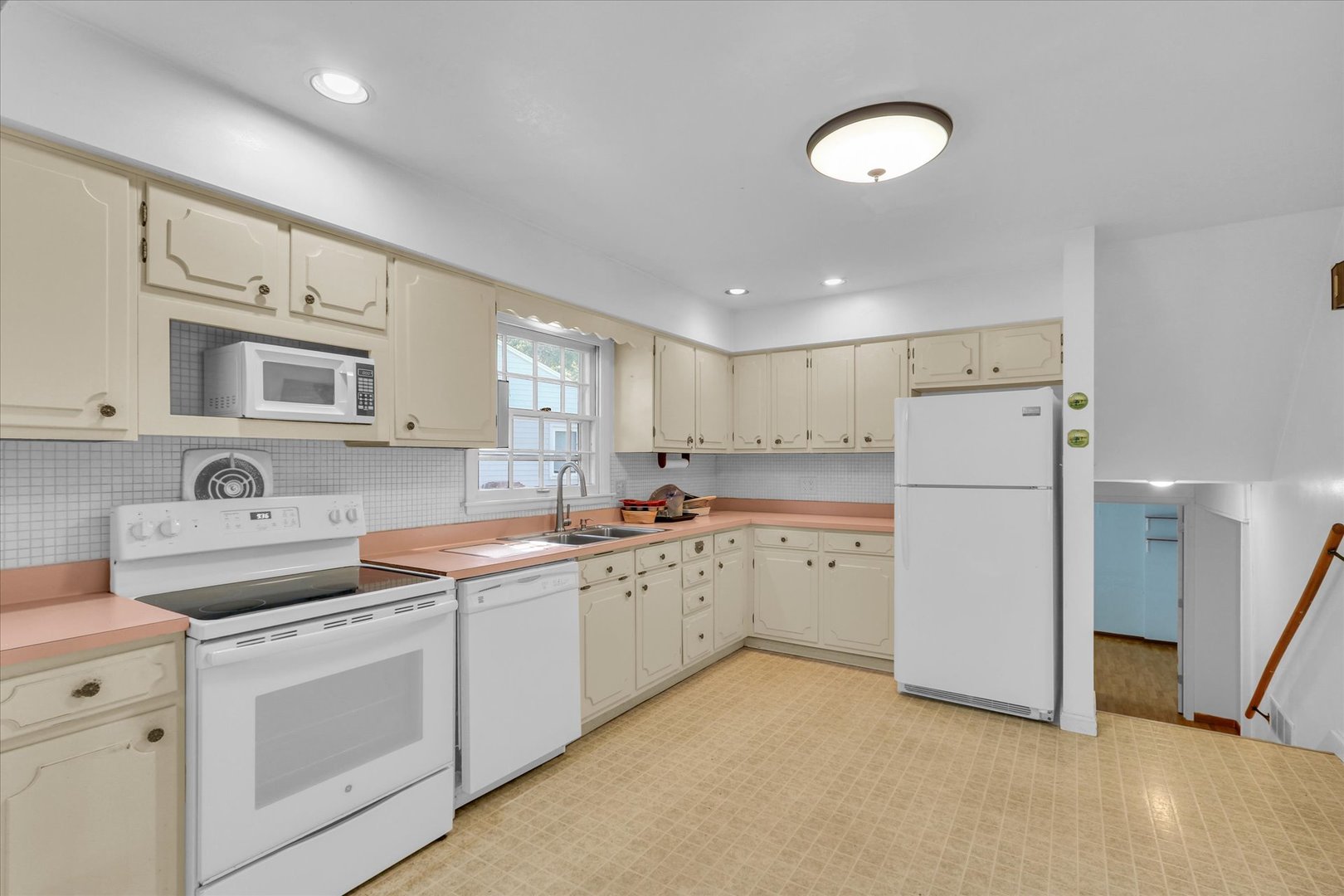 1902 Rebecca Drive Property Photo 12