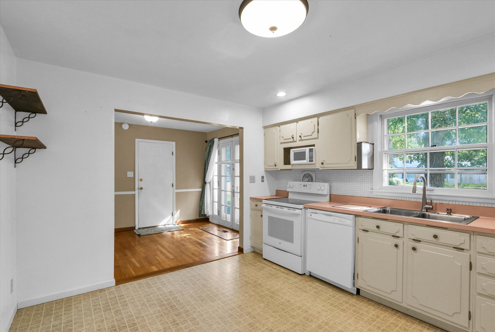 1902 Rebecca Drive Property Photo 13