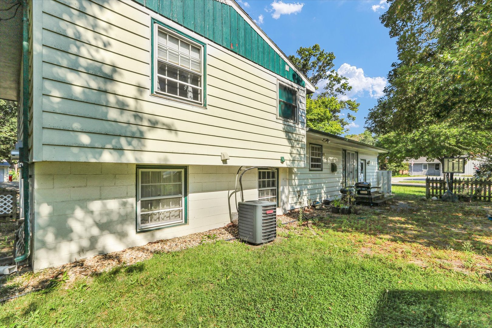 1902 Rebecca Drive Property Photo 32