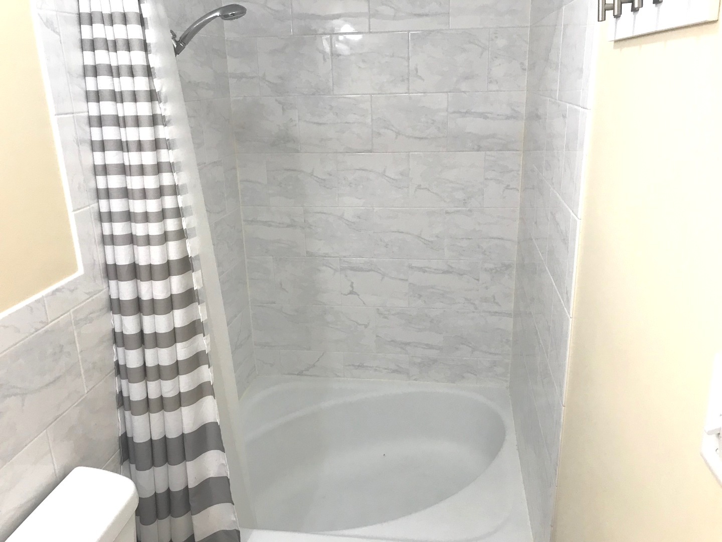 772 E 5th Court A Property Photo 22