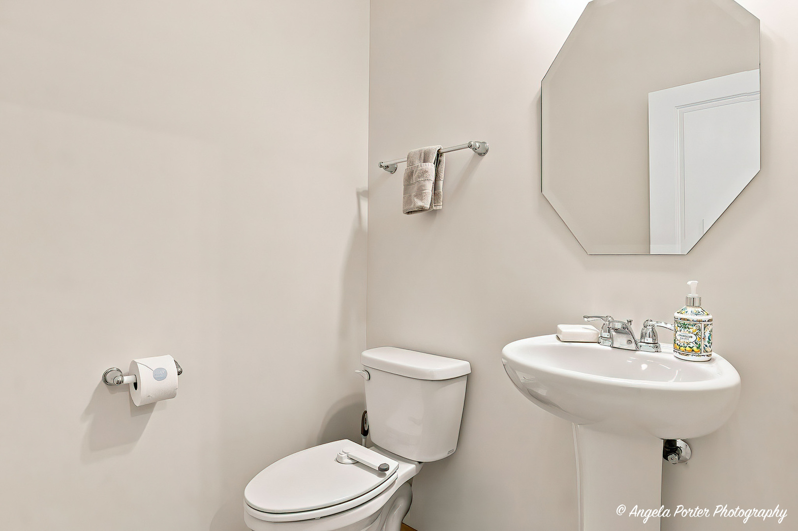 2110 Schmitt Circle Property Photo 6