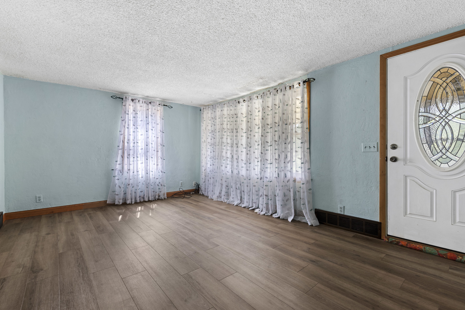 218 Euclid Avenue Property Photo 4
