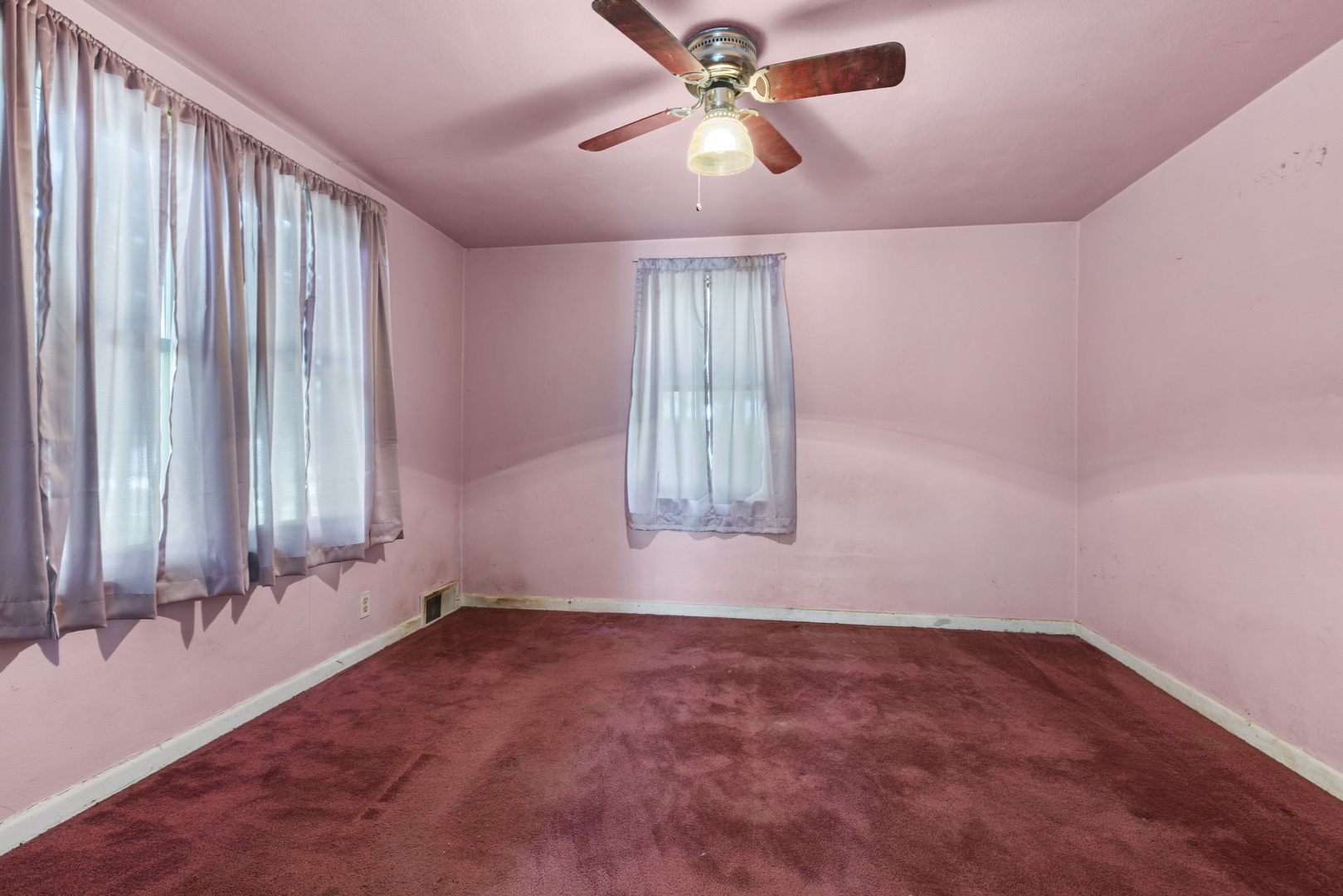 218 Euclid Avenue Property Photo 7