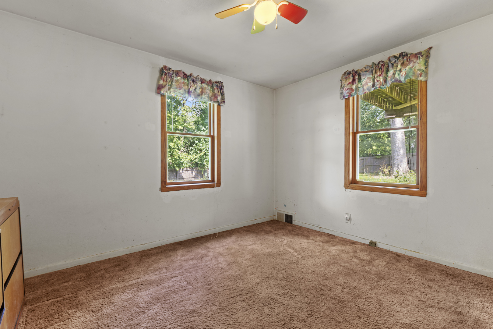 218 Euclid Avenue Property Photo 8