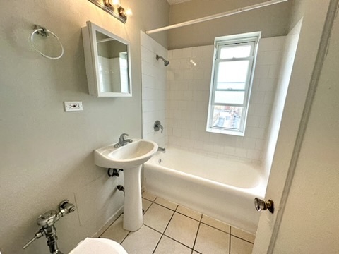 1301 W Argyle Street 306 Property Photo 7