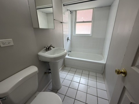 1354 W Argyle Street 1n Property Photo 10