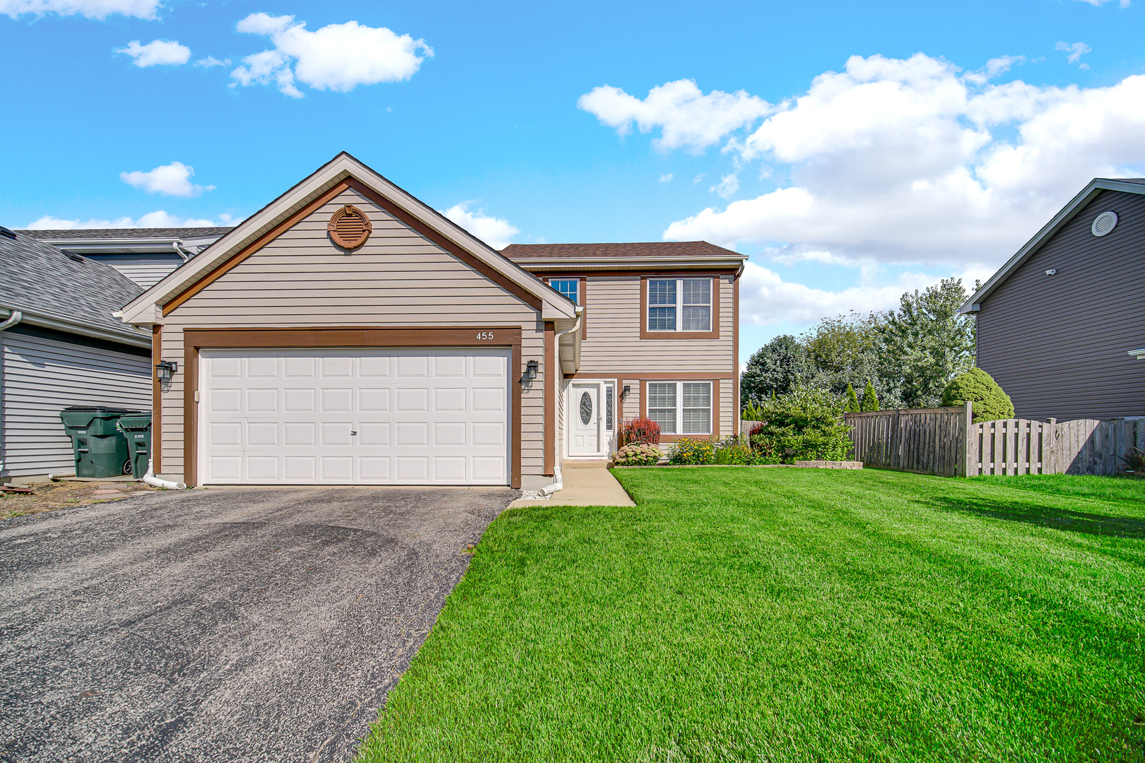455 Rosewood Crossing - Property Photo 2