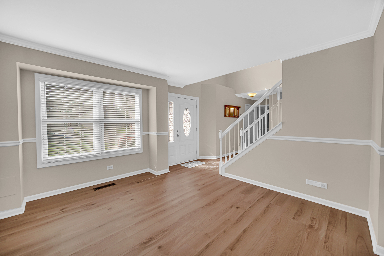 455 Rosewood Crossing - Property Photo 6