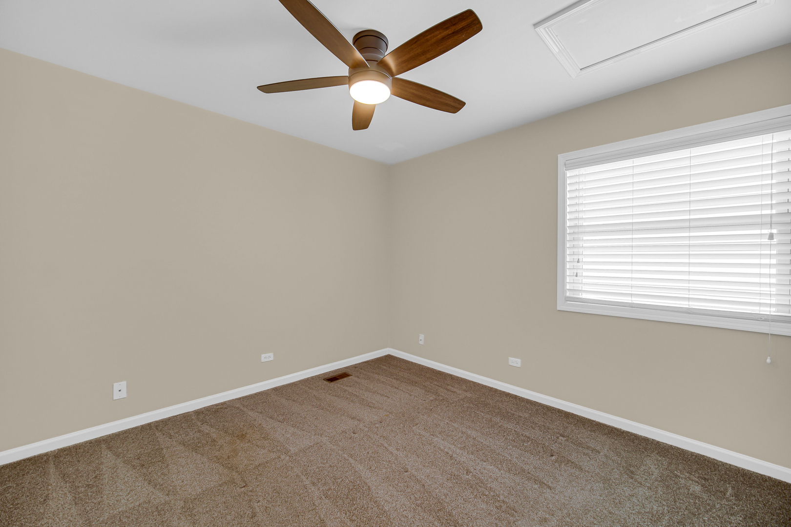 455 Rosewood Crossing - Property Photo 23