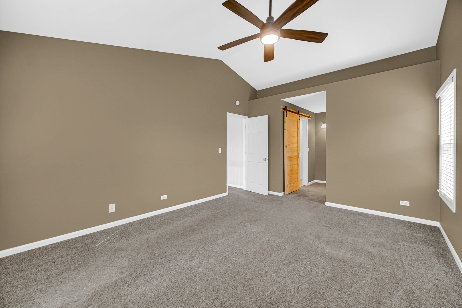 455 Rosewood Crossing - Property Photo 28