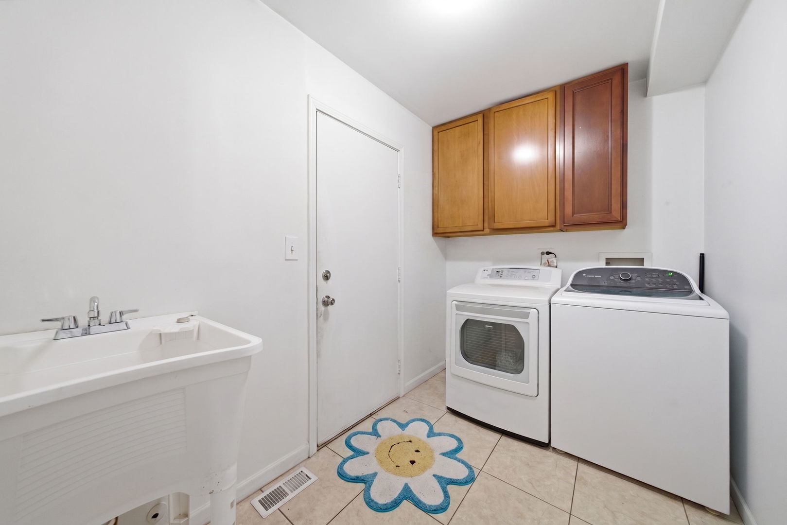 636 Briarwood Lane Property Photo 11